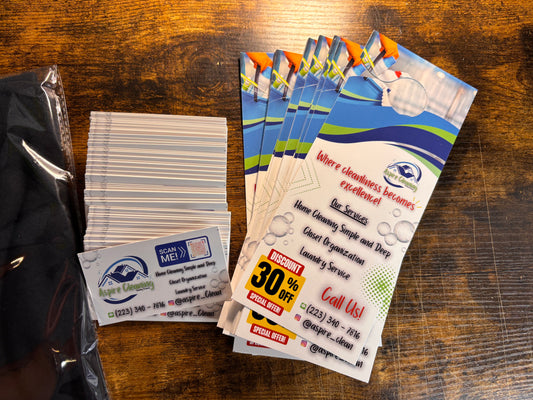 1 T-shirts + 50 Hang Cards + 100 Tarjetas de Presentación