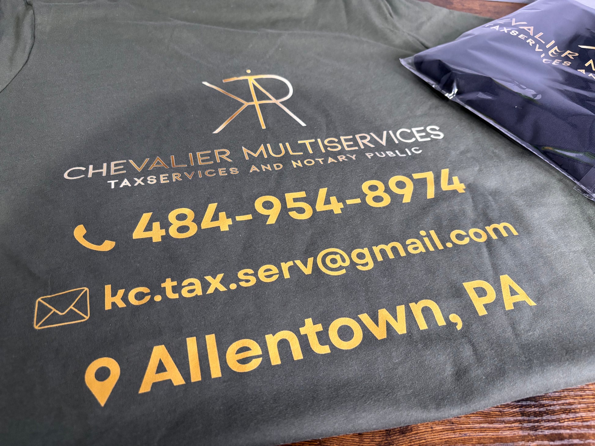 2 T-shirt + 2 Tumbler