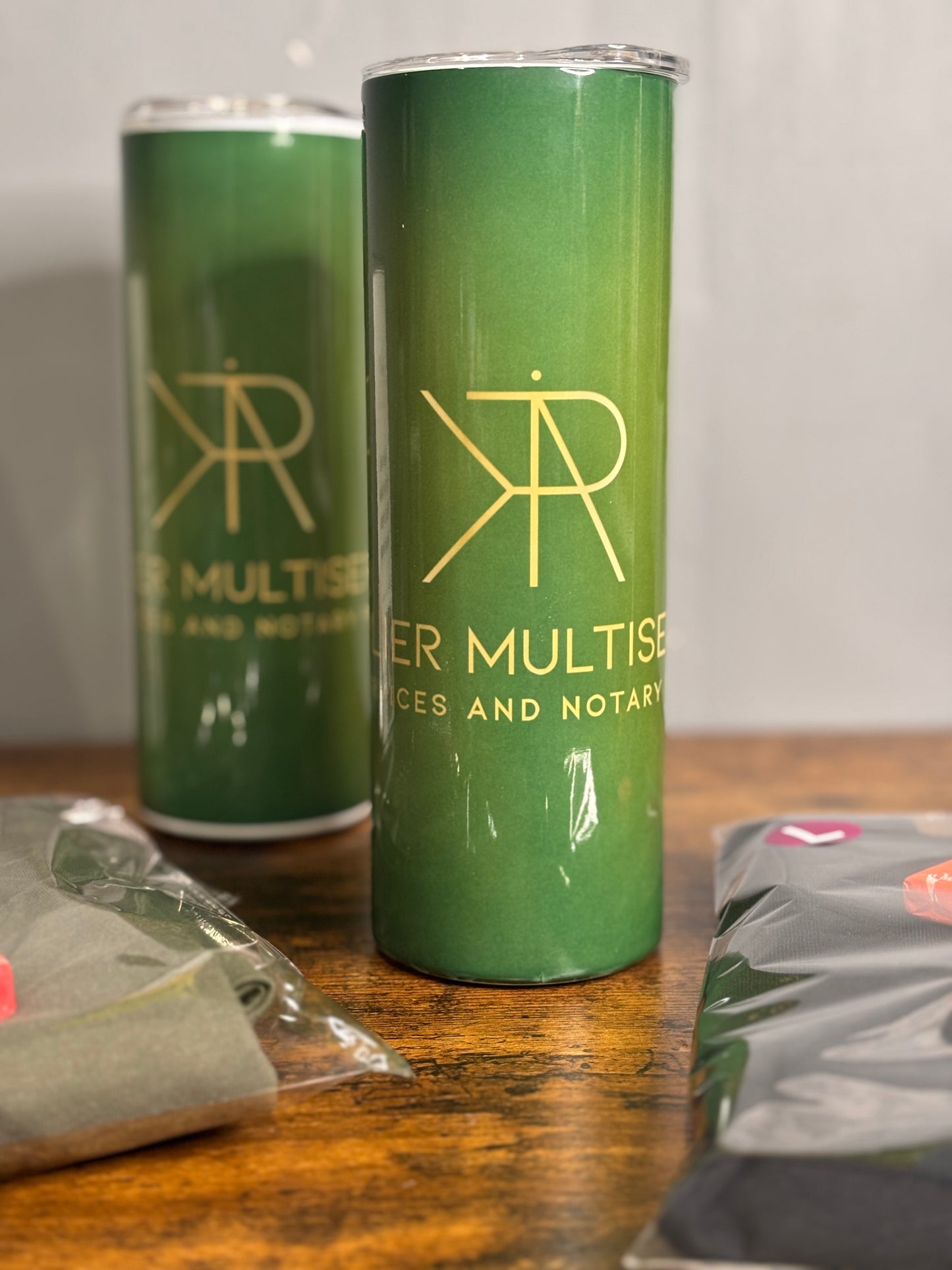 2 T-shirt + 2 Tumbler